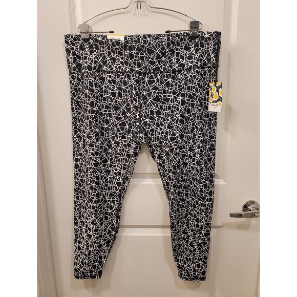 DVF for Target Cracked Glass Black and White Leggings - Picture 2 of 6